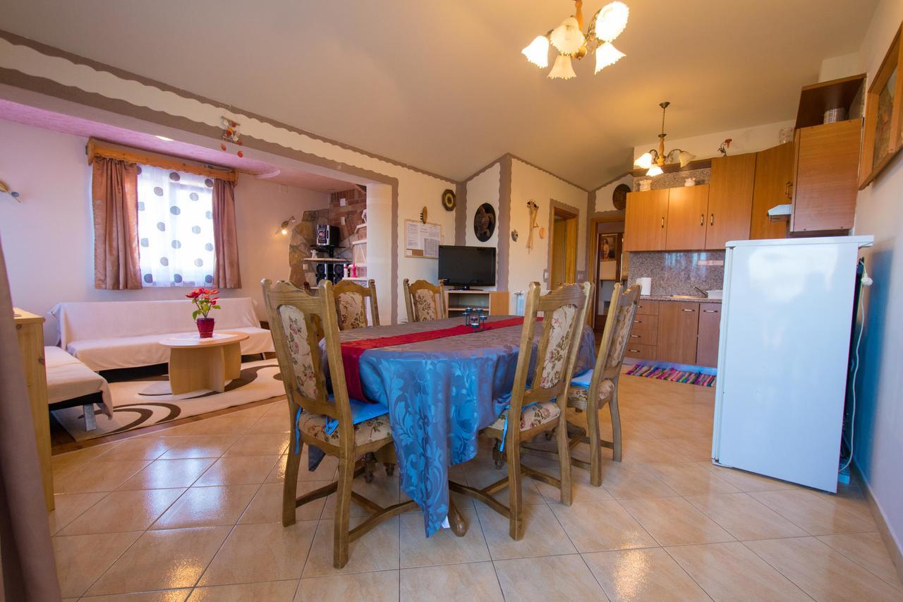 Apartment Hajdi Malinska Bagian luar foto