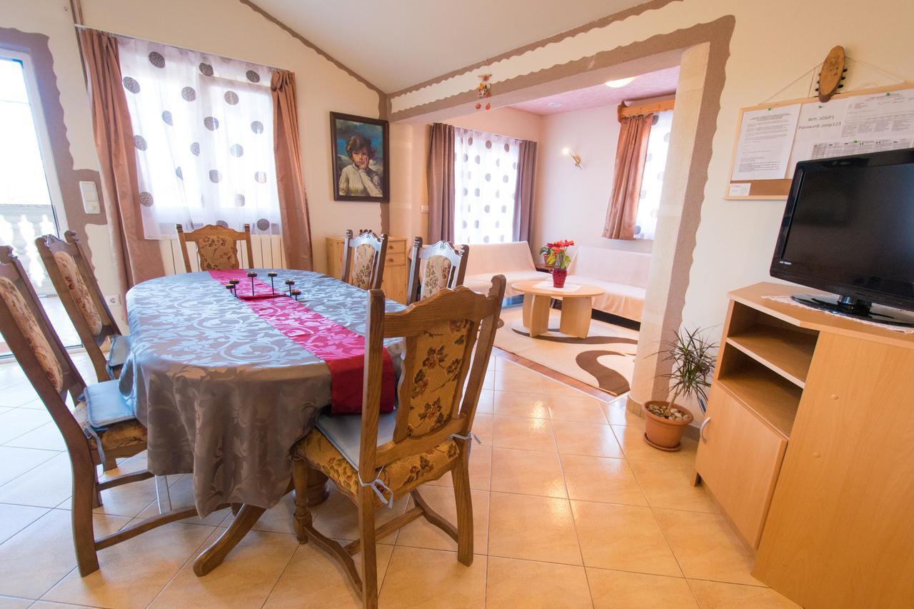Apartment Hajdi Malinska Bagian luar foto